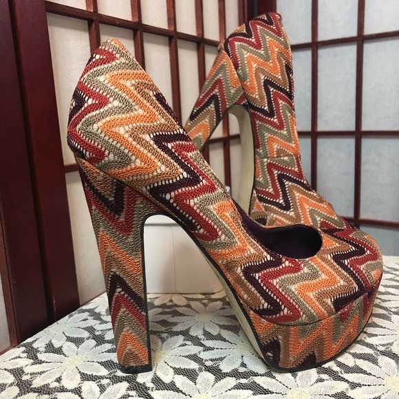 Steve Madden Fall Chevron Platform 5.5” Heels Sz 6 - Picture 2 of 6